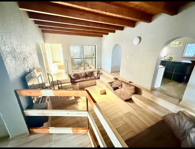 4 BEDROOM HOUSE FOR SALE IN FLORA GARDENS